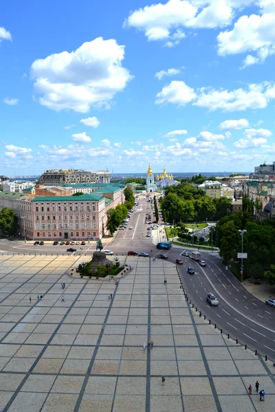 Famous monument to Bogdan Khmelnytsky on Sophia Square in Kiev, Ukraine — Stock Photo, Image