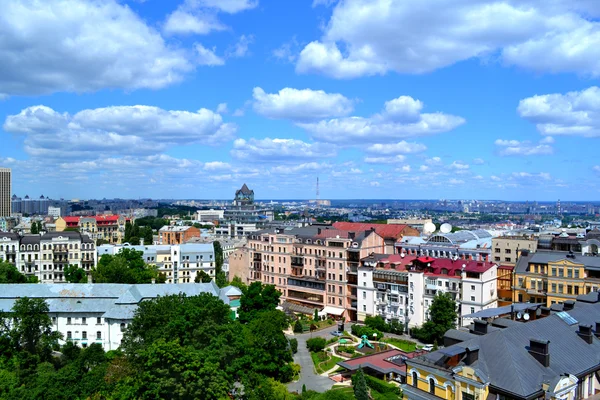 Panoramatický pohled na střechy Kyjev — Stock fotografie