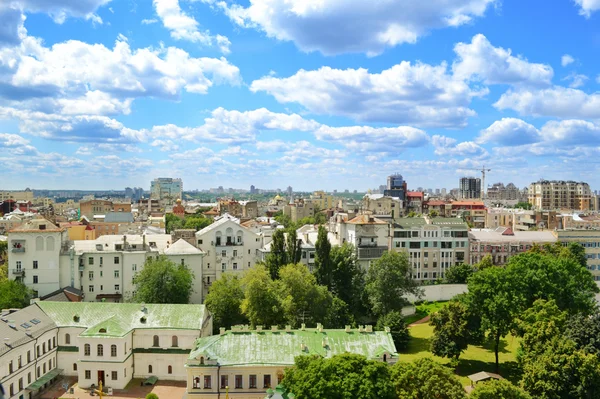 Panoramisch uitzicht van Kiev daken — Stockfoto