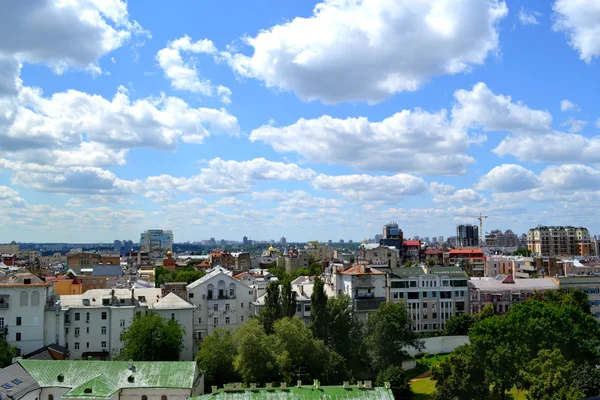 Panoramatický pohled na střechy Kyjev — Stock fotografie