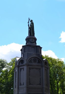 ? ncient Prens Volodymyr büyük, Kiev büyük bir haç tutan Rus heykeli