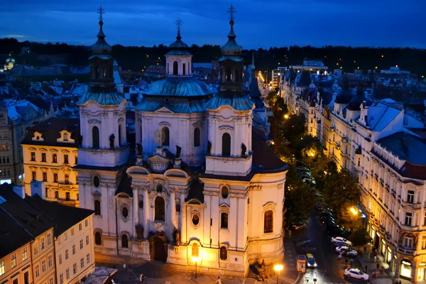 Night view of the Church of St. Nicholas in Prague, Czech Republic — Stock Photo, Image