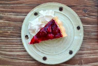 frambuazlı pasta krem dilim