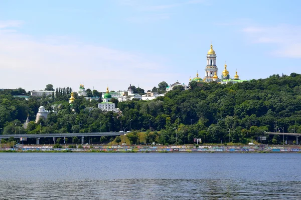 Kiev Pechersk Lavra e il fiume — Foto Stock