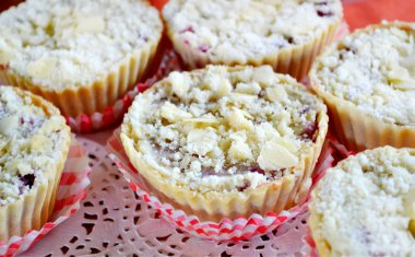 küçük meyveli turta