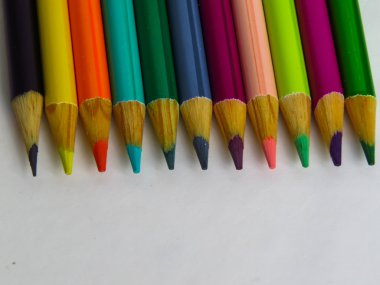 okul malzemeleri kurşun kalem ve silgi