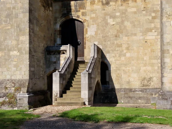 Seitentür zur Kathedrale von Winchester — Stockfoto