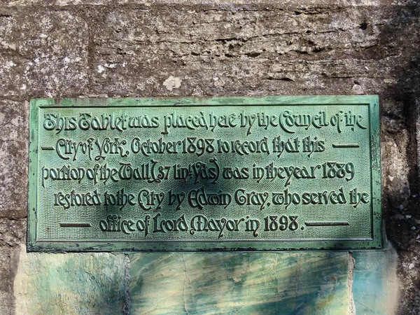 Old plaque on York walls — Fotografia de Stock
