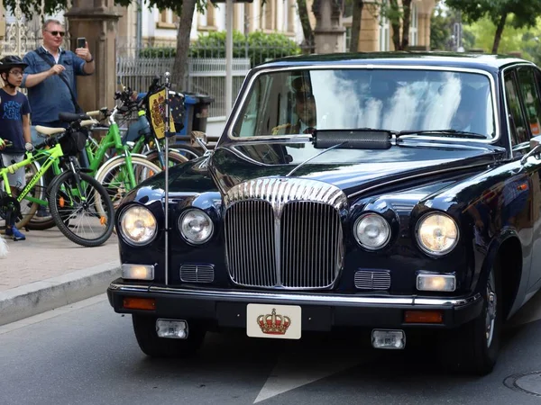 Black Daimler Limousine Car Bringing Royals Luxembourg National Day Parade — ストック写真