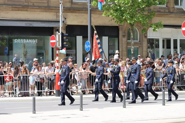 Urzędnicy Celni Akcyzowi Maszerują Paradę Dnia Narodowego Luksemburg Luksemburg Czerwca — Zdjęcie stockowe