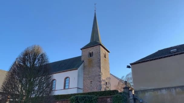 Μικρή Καθολική Εκκλησία Στο Βανκούβερ Λουξεμβούργο Θέα Τον Πύργο Πάνω — Αρχείο Βίντεο