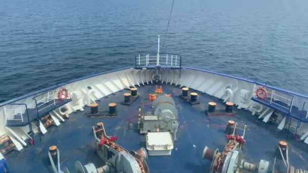 Arco Barco Visto Desde Cabina Arriba Calma Mar Azul Alrededor — Vídeos de Stock