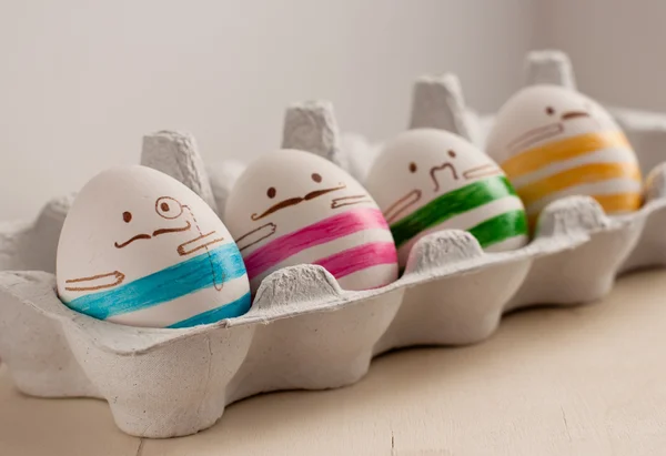 Uova divertenti simpatici hipster per Pasqua — Foto Stock