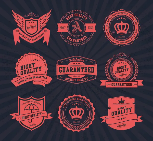 Badges et étiquettes vintage rétro — Image vectorielle