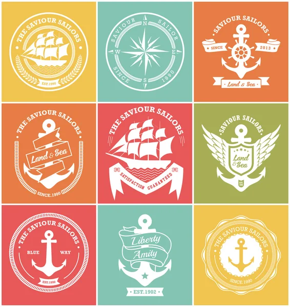 Ensemble d'insignes et d'étiquettes nautiques rétro vintage — Image vectorielle