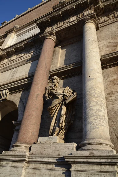 Standbeeld van Sint Pieter, rome, Italië — Stockfoto