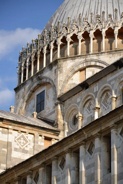 Duomo náměstí s katedrálou v Pise — Stock fotografie