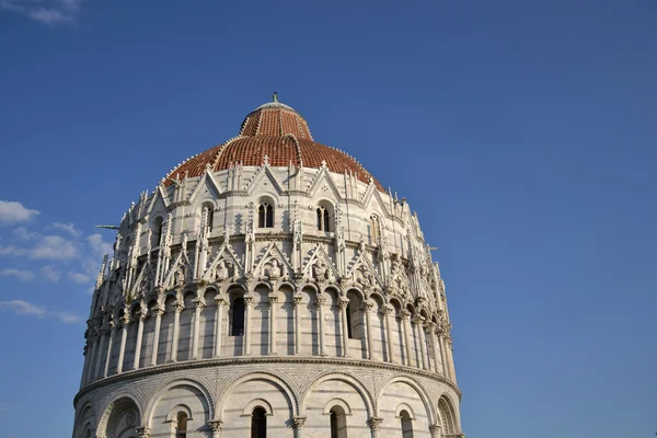 Baptysterium katedry w pisa — Zdjęcie stockowe