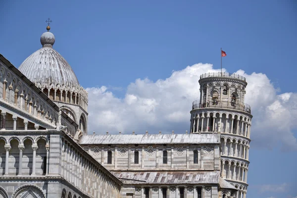 Šikmá věž v Pise, náměstí s katedrálou v pisa, Itálie — Stock fotografie