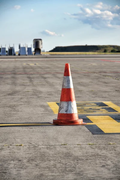 Cone de tráfego — Fotografia de Stock