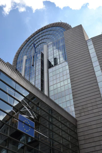 Edificio del Parlamento Europeo en Bruselas, Bélgica — Foto de Stock