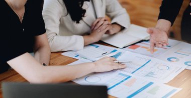 İş İnsanlarının Gençleri Konferans Konferansı Kurumsal Konferans Görüşmesi