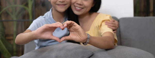 Asian Mother Daughter Making Heart Hands Smiling Camera Life Insurance — Fotografia de Stock