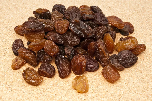 Raisins on the table — Stock Photo, Image