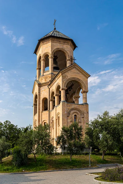 Tbilisi Geórgia 2019 Belfry Torre Sino Catedral Ortodoxa Tsminda Sameba — Fotografia de Stock