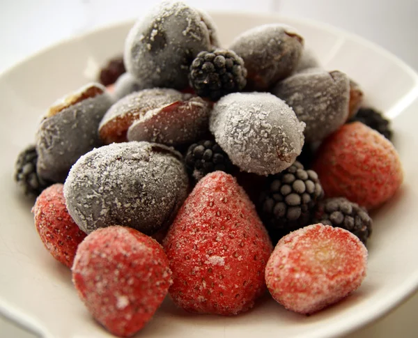 Замороженные фрукты — стоковое фото