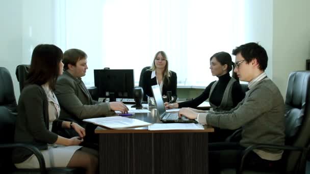 Reunión en la oficina — Vídeo de stock