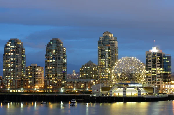 Dusk at the Science World in Vancouver — Stock Photo, Image