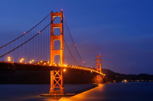 Puente Golden Gate iluminado - Horizontal — Foto de Stock