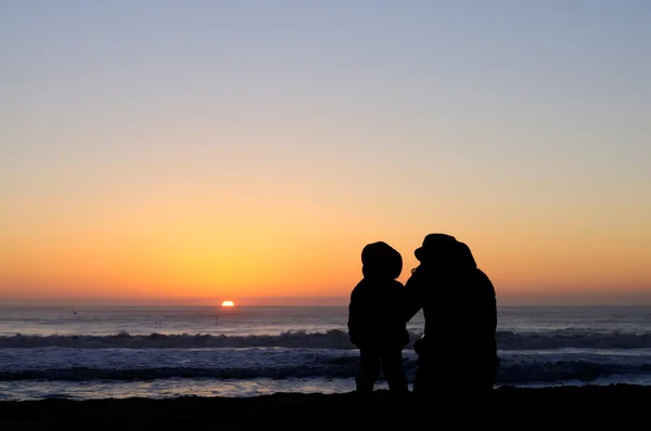 Chatting at sunset — Stock Photo, Image