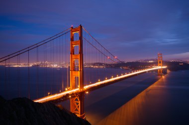 Golden gate Köprüsü bahar storm sonra