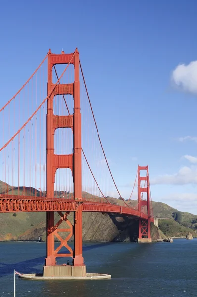 Golden Gate Bridge from Fort Point - portrait orientation — Stock Photo, Image