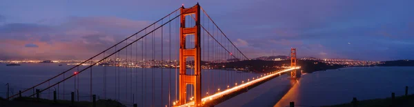 Golden Gate Bridge at dusk — Stock Photo, Image