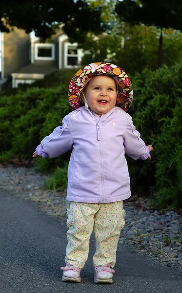 Infant girl goofing around 2 — Stock Photo, Image