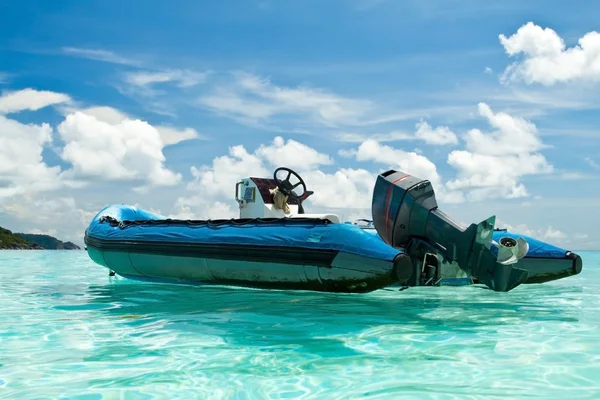 tropikal deniz tekne