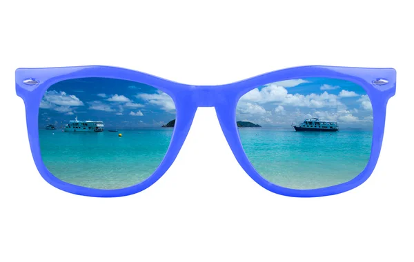 Женские синие солнечные очки — стоковое фото