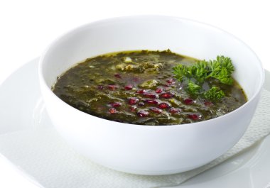 taze yeşil bezelye çorbası