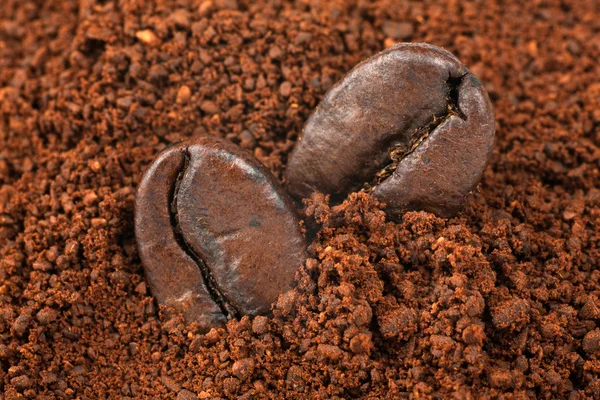 Kávébab és a granulált Instant kávé Jogdíjmentes Stock Képek