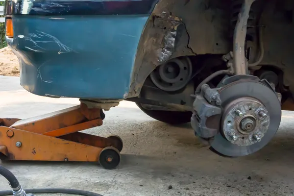 Brake disk and Used Car Break detail with tire removed — Stock Photo, Image