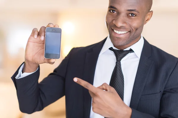 Geschäftsmann mit Handy — Stockfoto