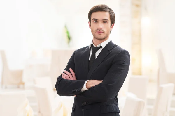 Confident young man in formalwear — Stock Photo, Image