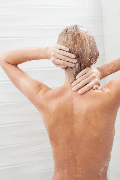 Refreshing shower. — Stock Photo, Image