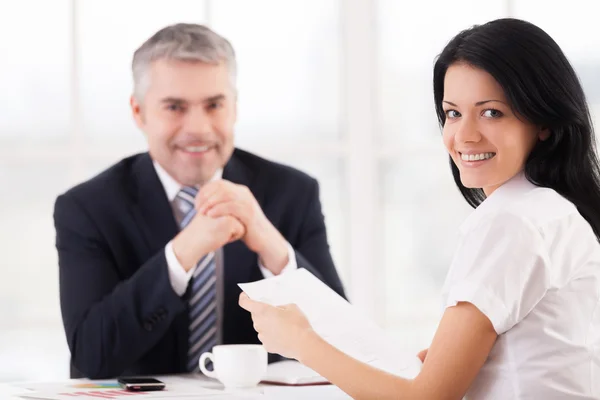 Mujer en entrevista de trabajo . — Foto de Stock