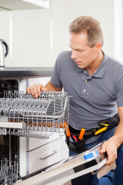 Handyman i arbetet. — Stockfoto