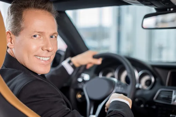 Happy car owner. — Stock Photo, Image