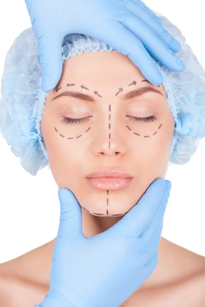 Préparation pour la chirurgie faciale . — Photo